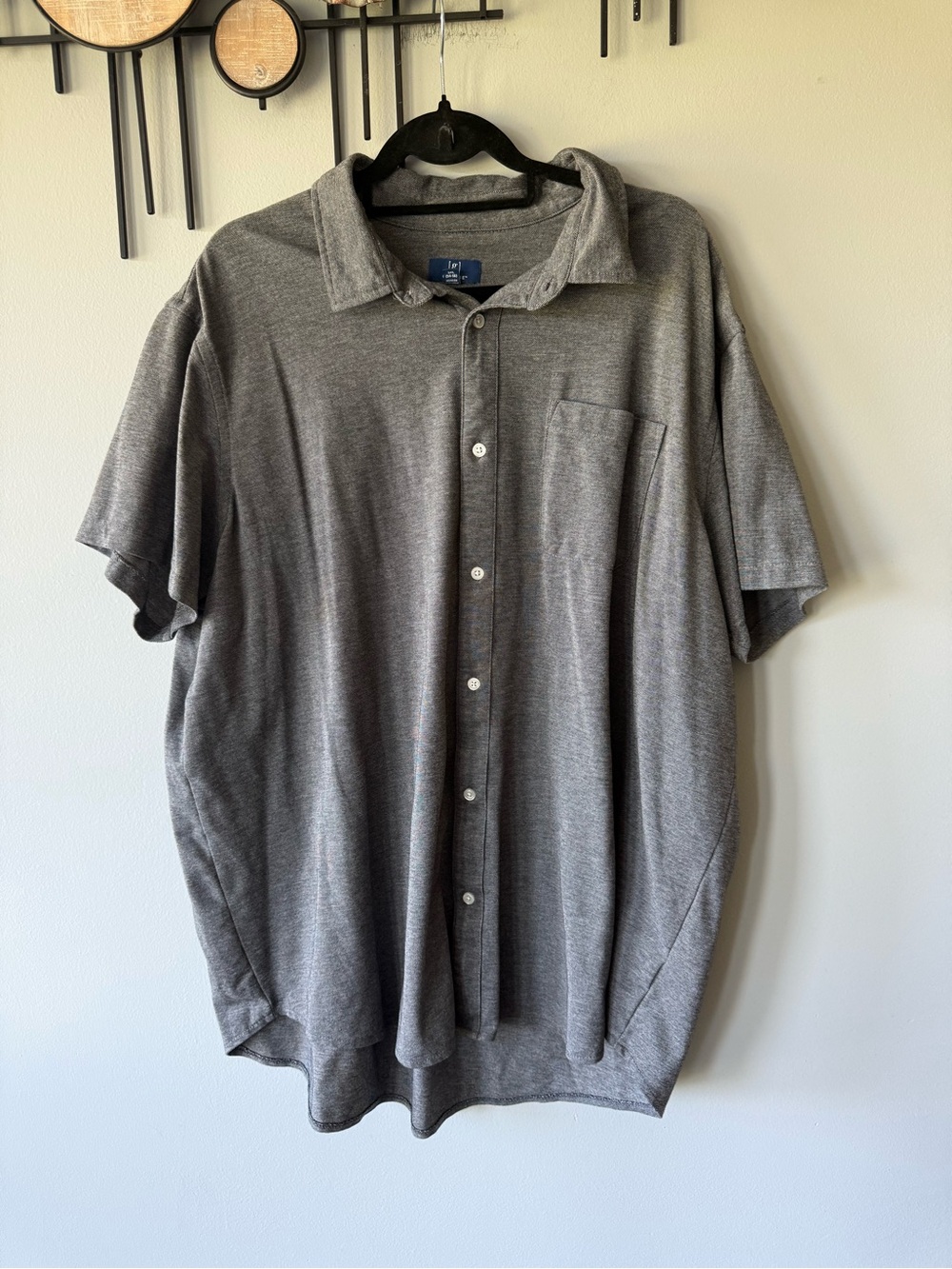 George Men's Short-Sleeve Gray Button-Down Shirt with Chest Pocket